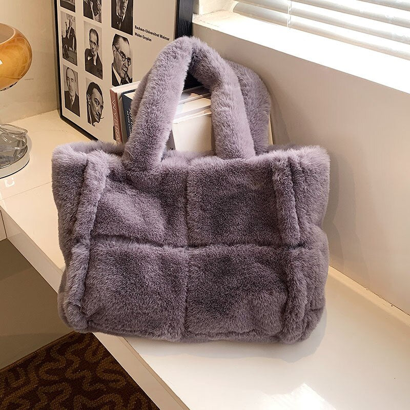 Vardi Dante��� Pipa Plush Handbag | Una borsa da donna comoda e invernale