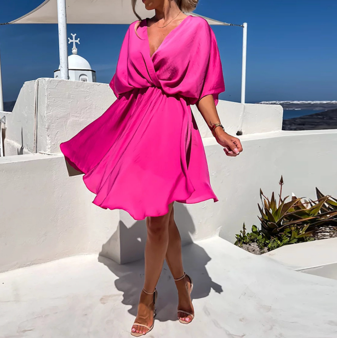 LD wide mini dress with a summery style and modern design