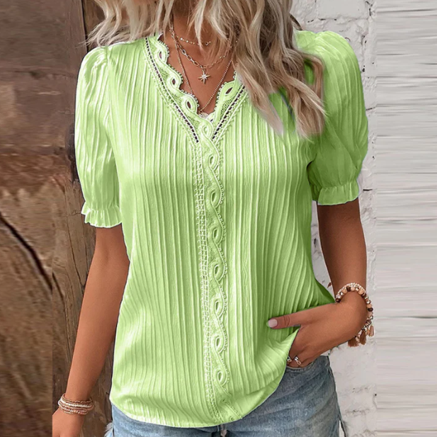 LP | Feminine and cozy blouse