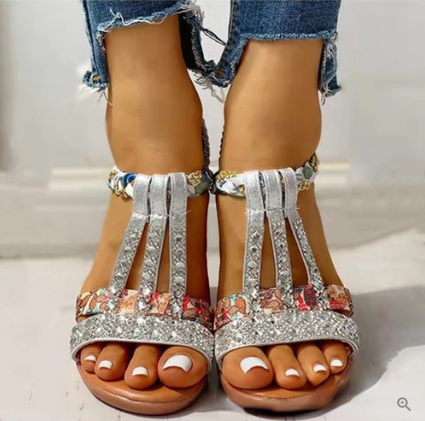 LP | generic casual-and-fashionable sandals