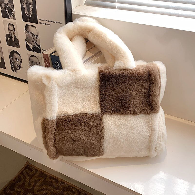 Vardi Dante��� Pipa Plush Handbag | Una borsa da donna comoda e invernale