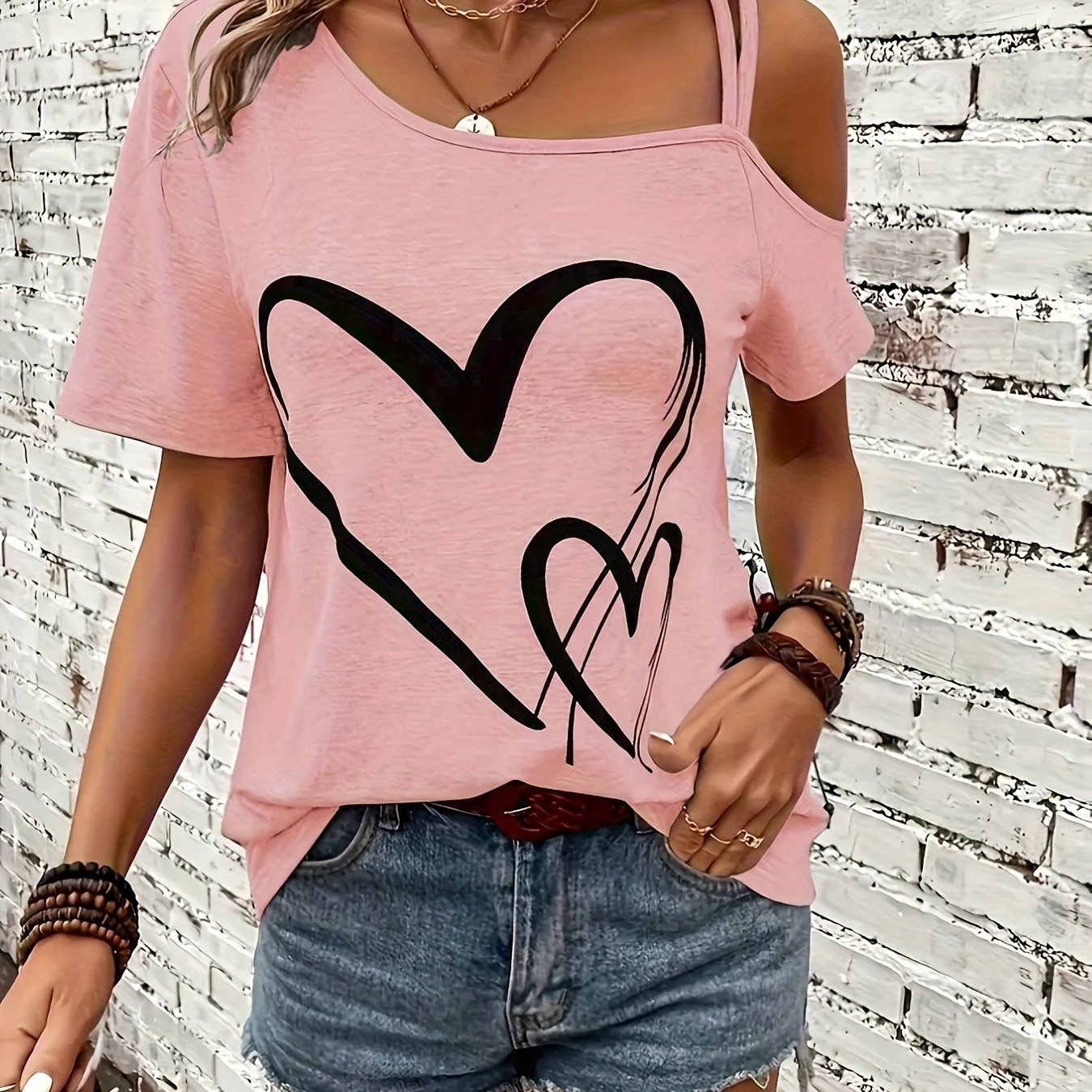 T-shirt - heart-shaped motif and cold shoulder