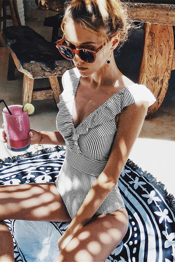 Retro swimsuit - Flattering vintage design