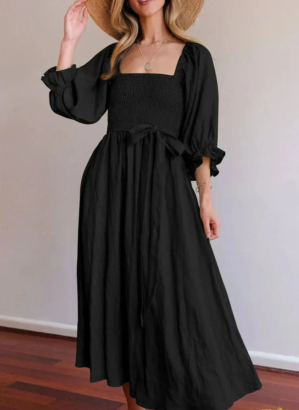 Elegant A-line dresses with a square neckline and fixed ruffles