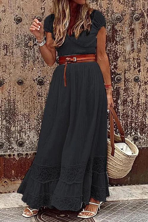 Maxi dress with short sleeves, lace and V-neckline