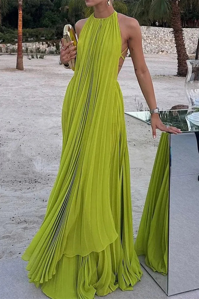 LD Long dress with open back and straps in a modern design