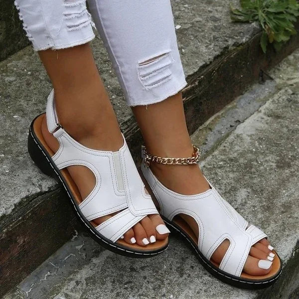 LP | Elegant and timeless generic sandals