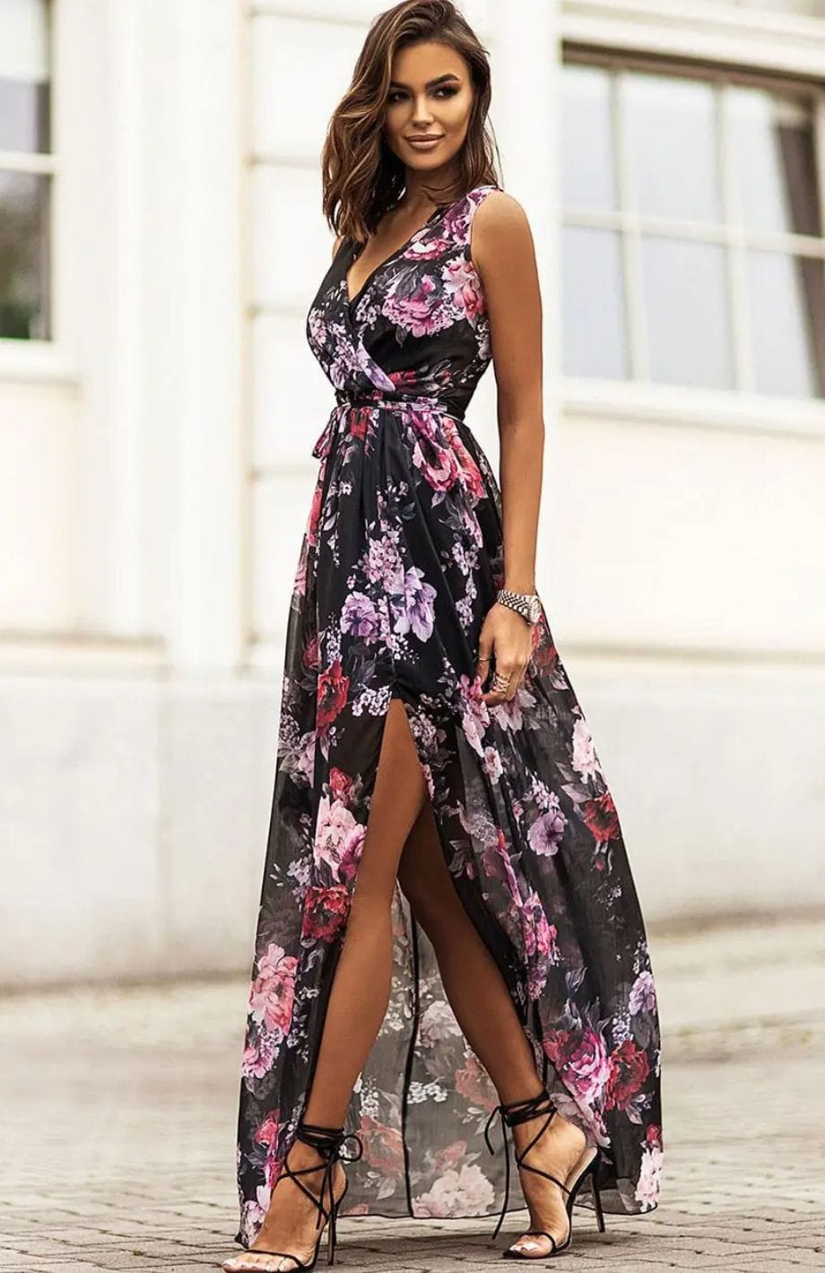 LD Long sleeveless dress with crossed neckline and delicate floral print