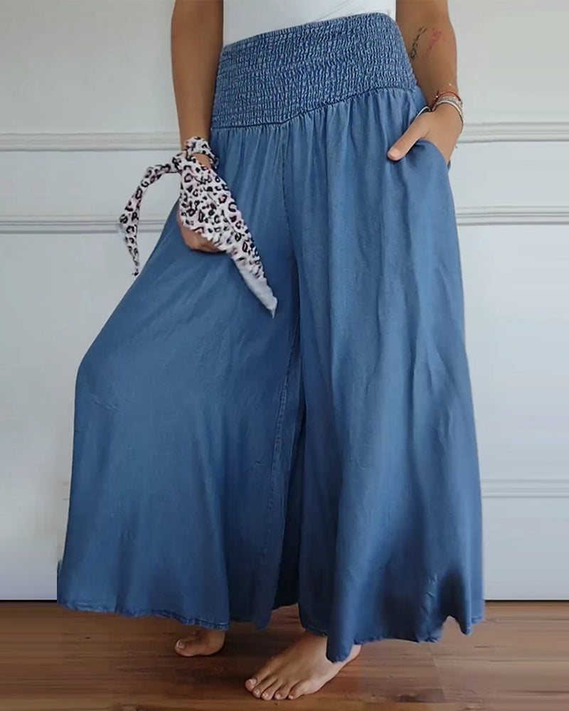 Wide pants with elastic waistband