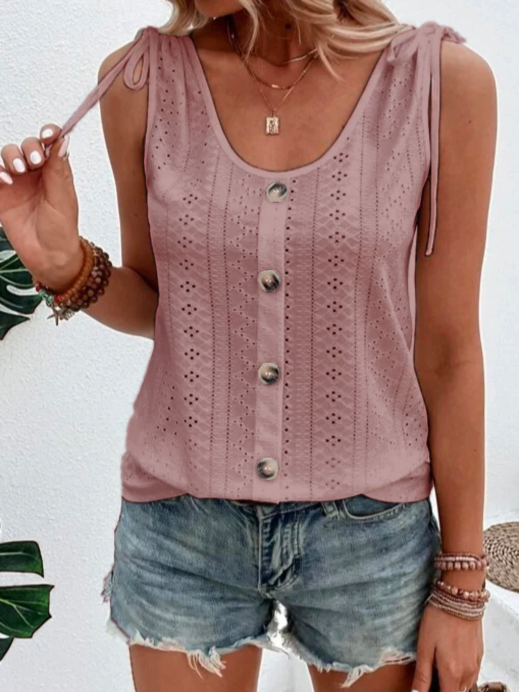LP | Feminine and cool tank top