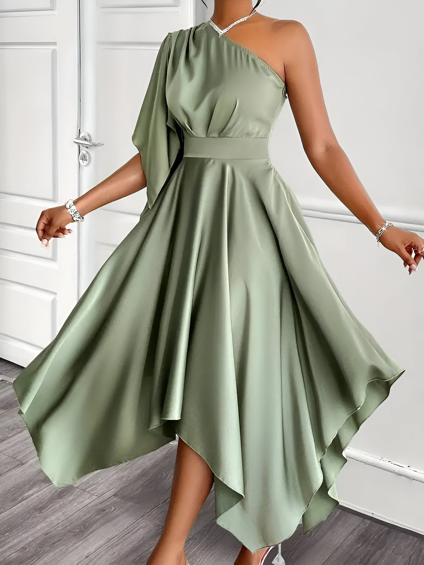 LP | Elegant one-shoulder asymmetrical dress with peplum
