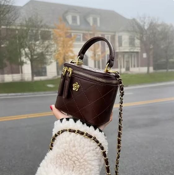 LP | Mini pouch-shaped shoulder bag