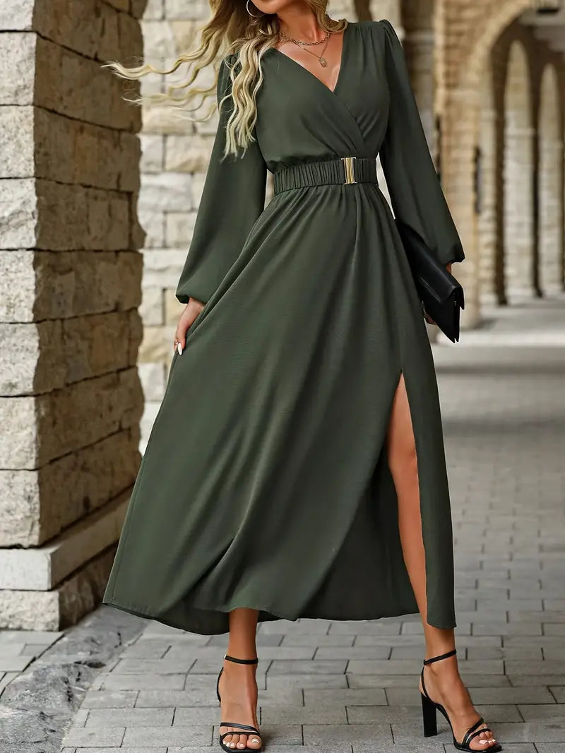 LP | Elegant V-neck dress with long sleeves