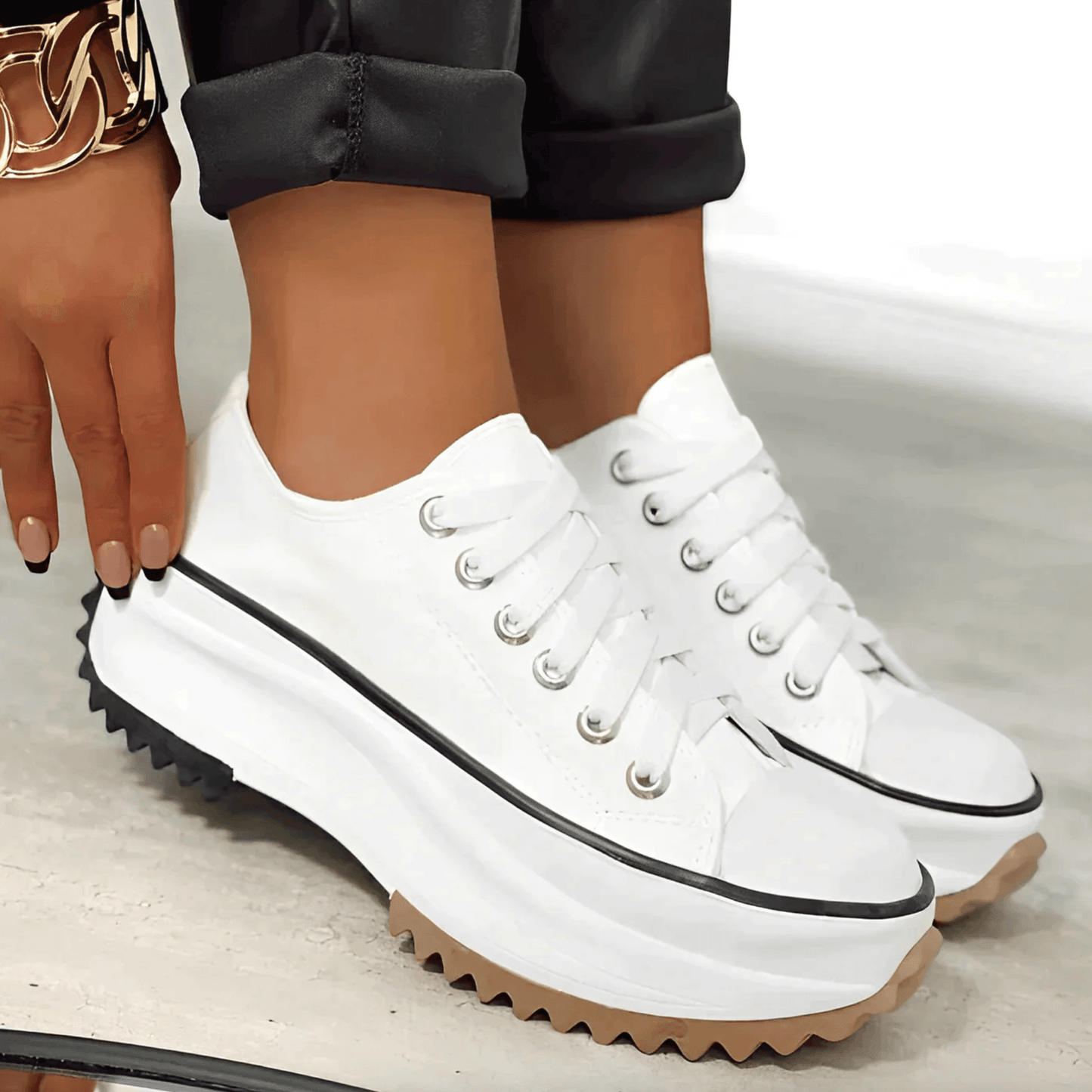 Jinky Sneakers | Scarpe stringate con piattaforma di tendenza