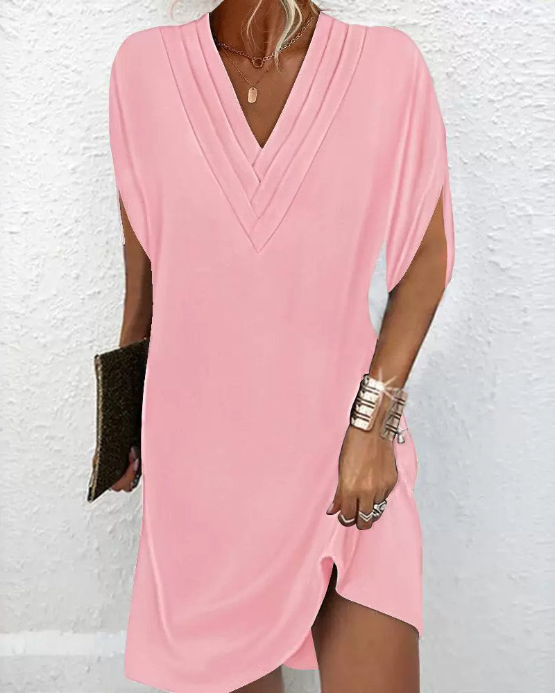 Short dress with V-neck and soft sleeves for special occasions