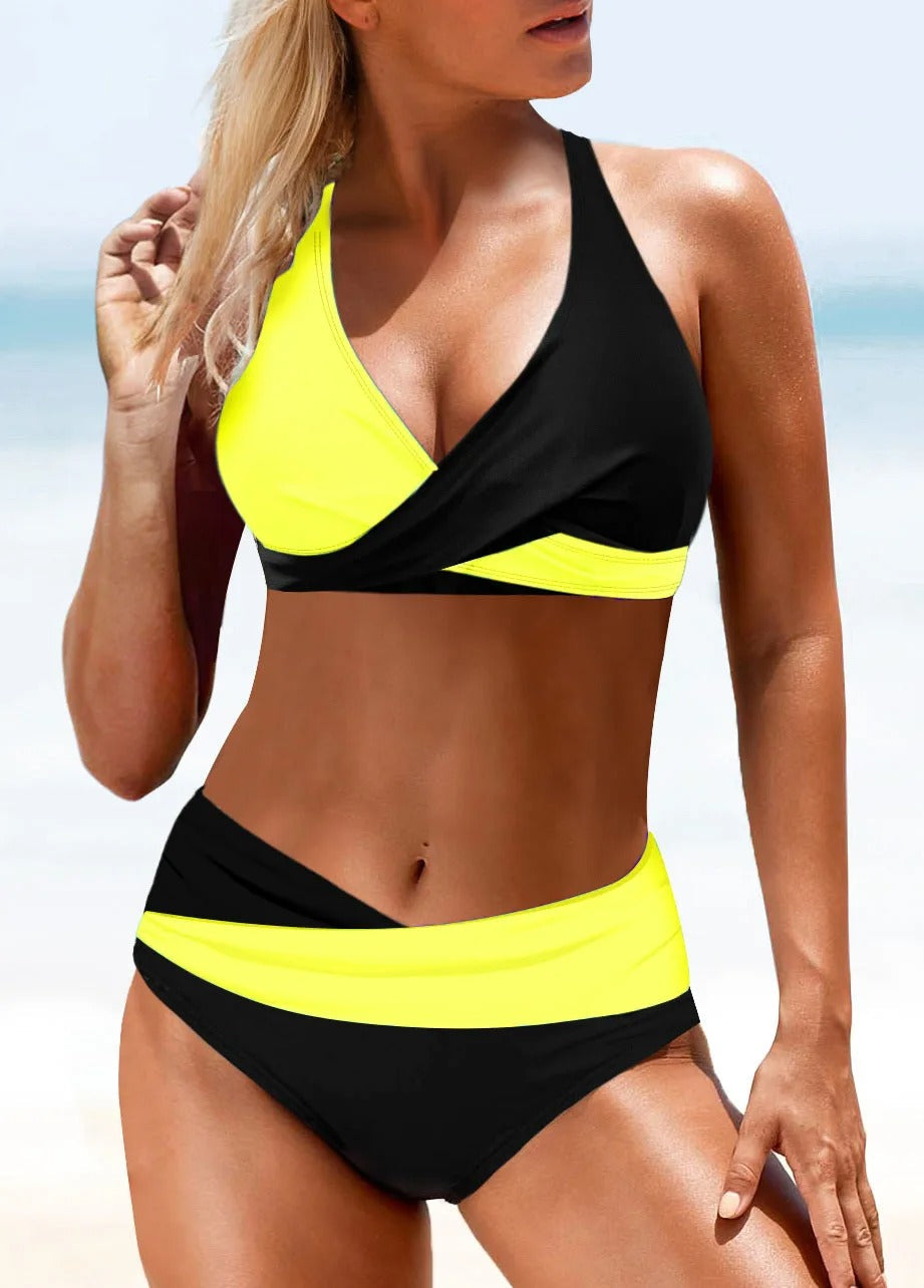Elegant bikini with low waist
