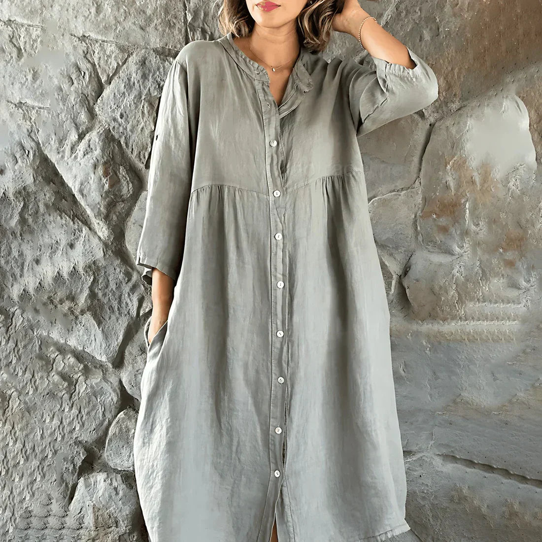 LP | Linen dress-shirt, fitted, with button closure