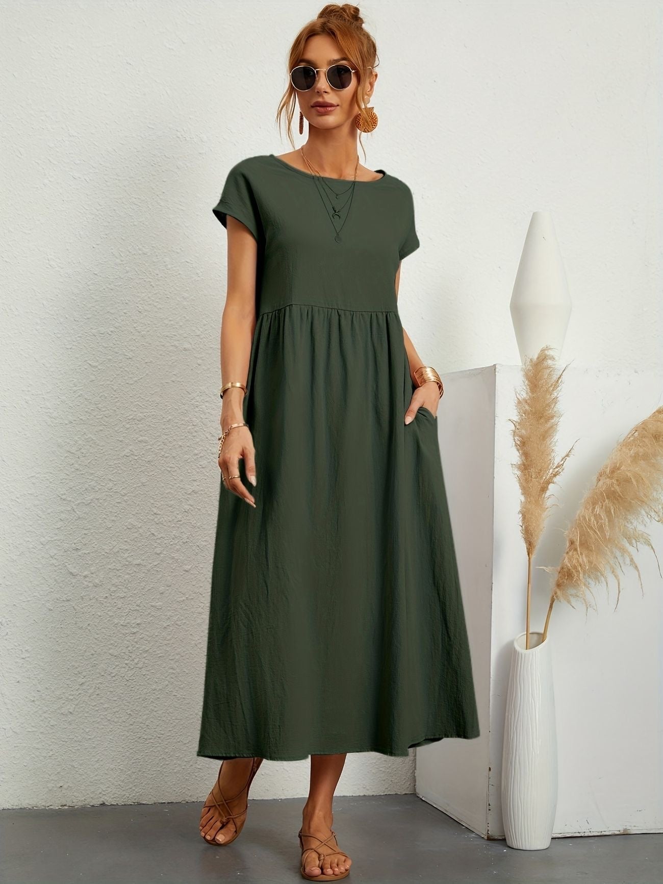 LD Casual dress with V-neckline