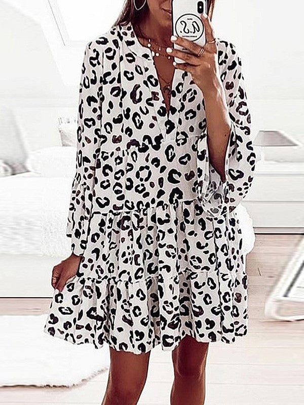 LD Printed dress with long sleeves and a loose V-neckline