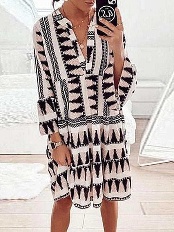 LD Printed dress with long sleeves and a loose V-neckline