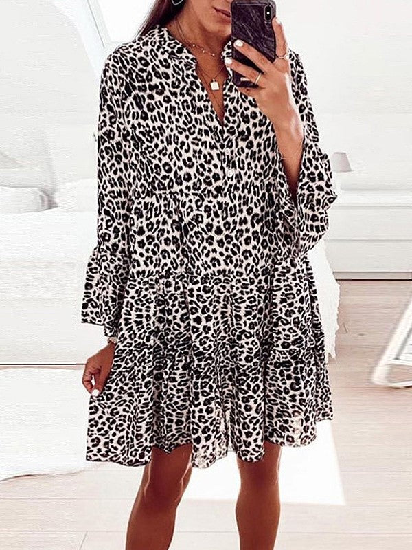 LD Printed dress with long sleeves and a loose V-neckline