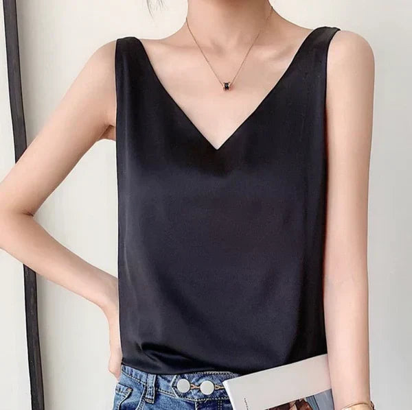 Nora - Silky, elegant and airy top for women