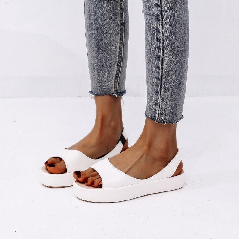 Sandals in genuine cowhide leather