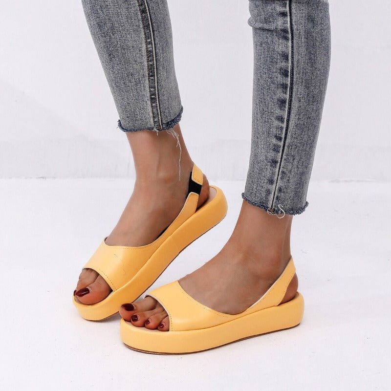 Sandals in genuine cowhide leather