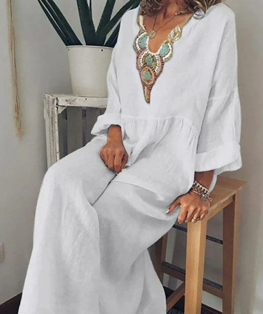 LD Leisure dress with long sleeves and V-neckline