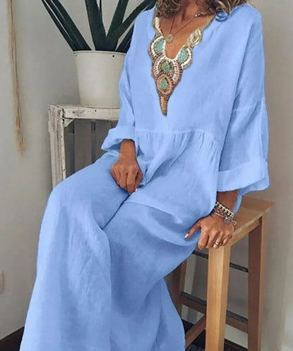 LD Leisure dress with long sleeves and V-neckline