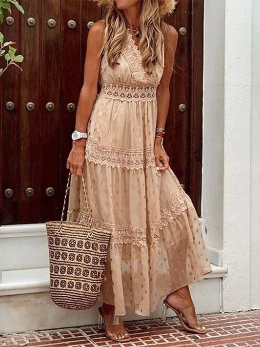 LD Long dress with an elegant design and delicate details