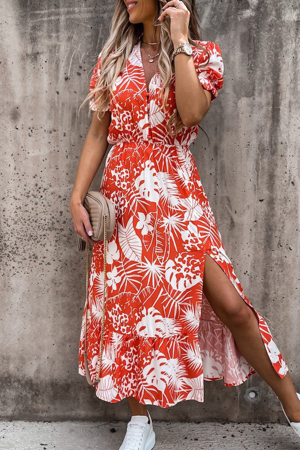 LD Long dress with floral pattern and V-neckline