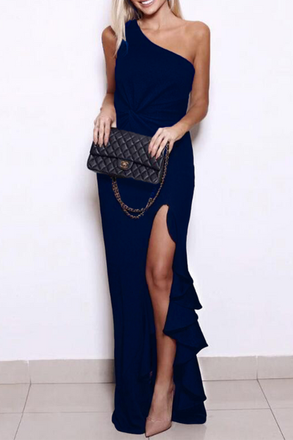 LP | Elegant one-shoulder evening gown with voluminous ruffle opening