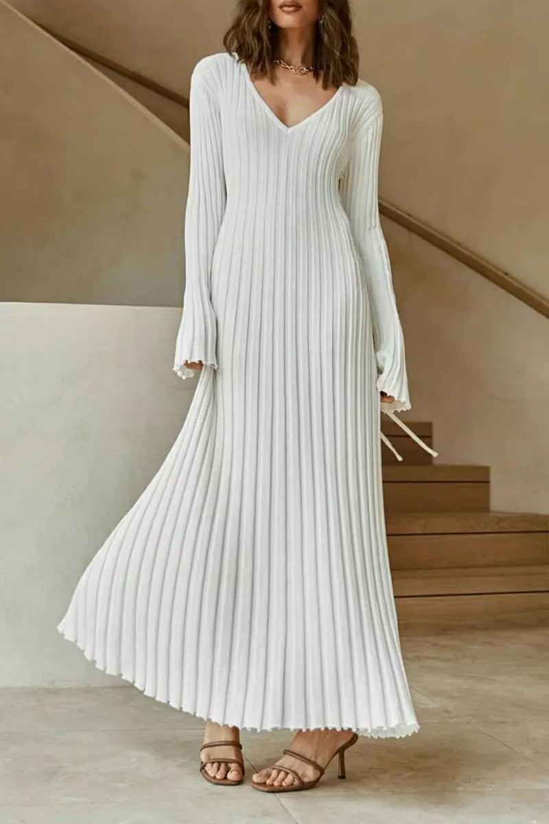 LP | Simple and casual pleated dresses with V-neckline