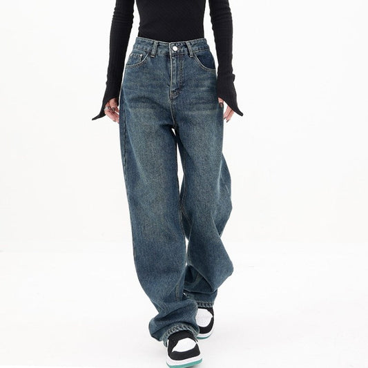 Women's straight cut casual jeans
