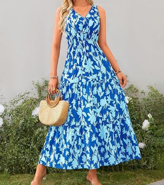 Summery sleeveless midi dress with modern print for sunny days
