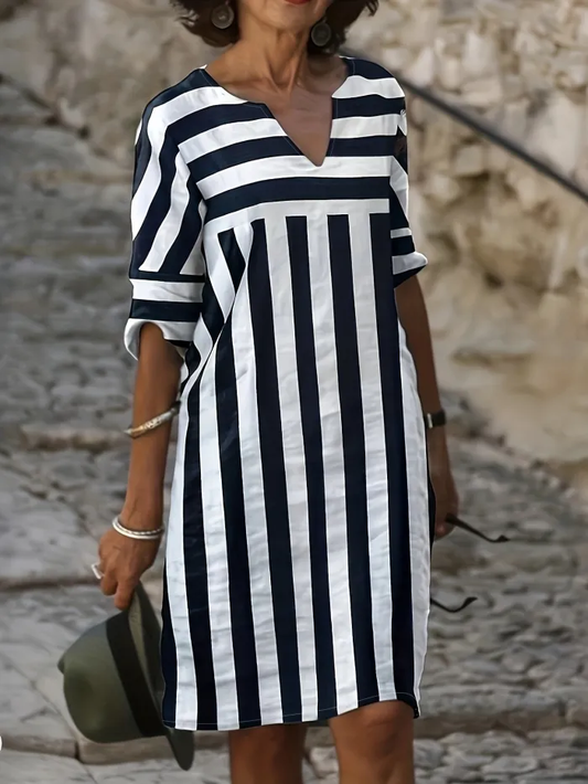 Casual striped dress with round neck and sleeves
