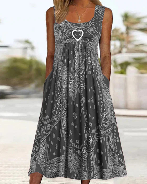 LP | Sleeveless dress with print and heart detail
