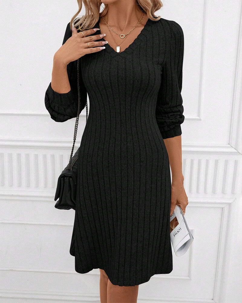 Mc | One-color ribbed V-neck dress