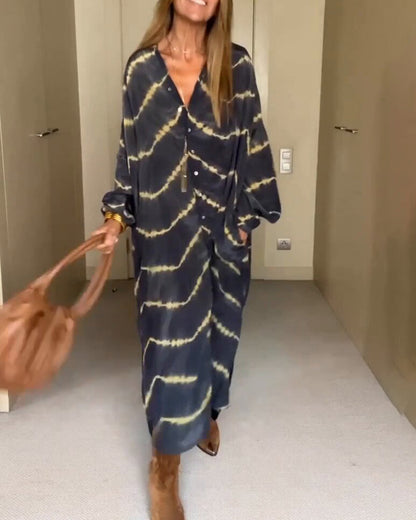 LP | Wide dress with plunging neckline