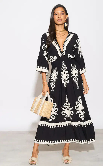 LD Long dress with V-neck and floral print in blue and white