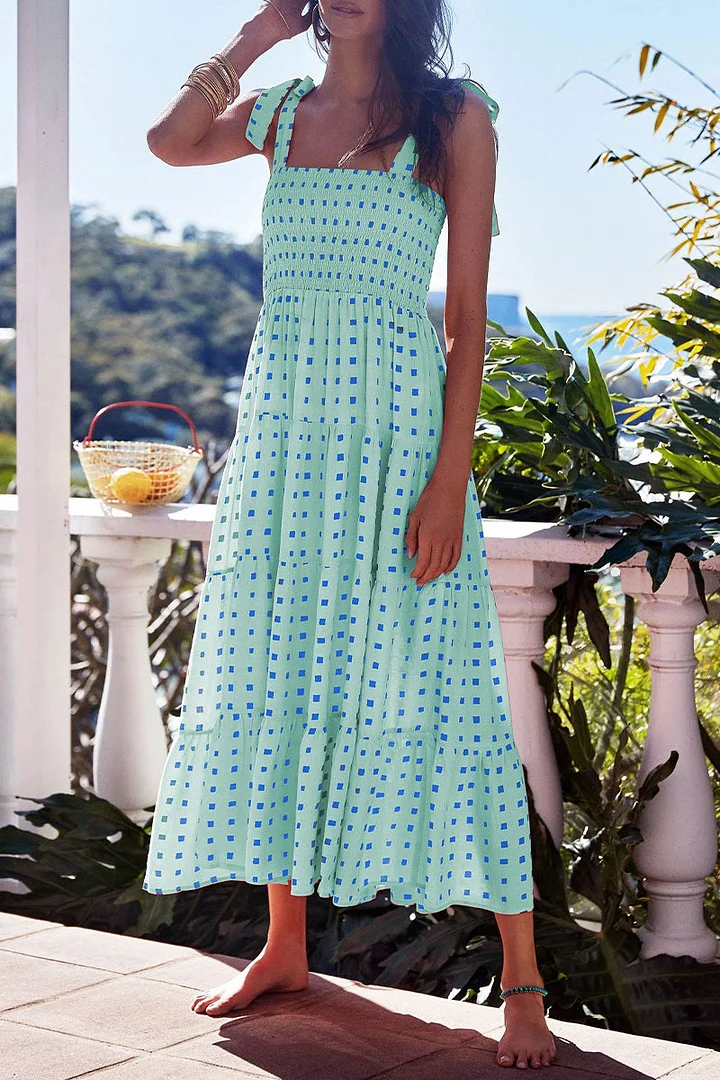 LP | Printed dresses with narrow straps and patches in city fashion