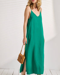 Elegant and casual long dress with thin straps for any occasion