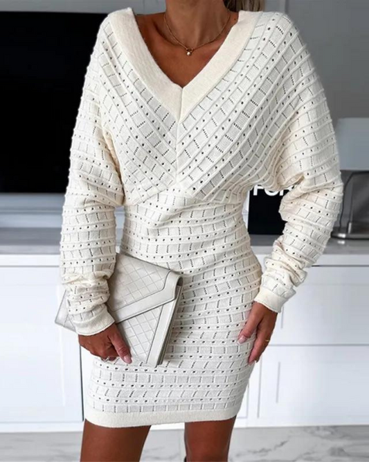 LP | Knit, long-sleeved, figure-hugging dress