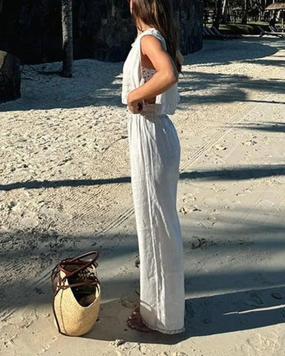 Two-piece set consisting of vest and pants with lacing