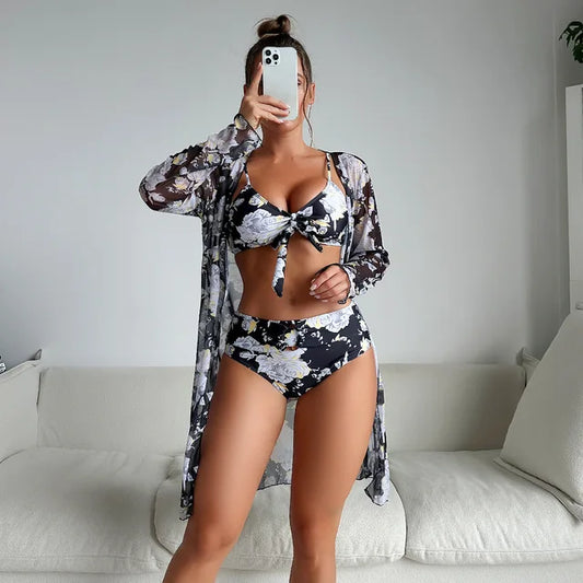 Elegant summer bikini with high-waist and floral pattern