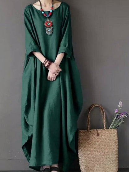 Loose-fitting women's dress in large size