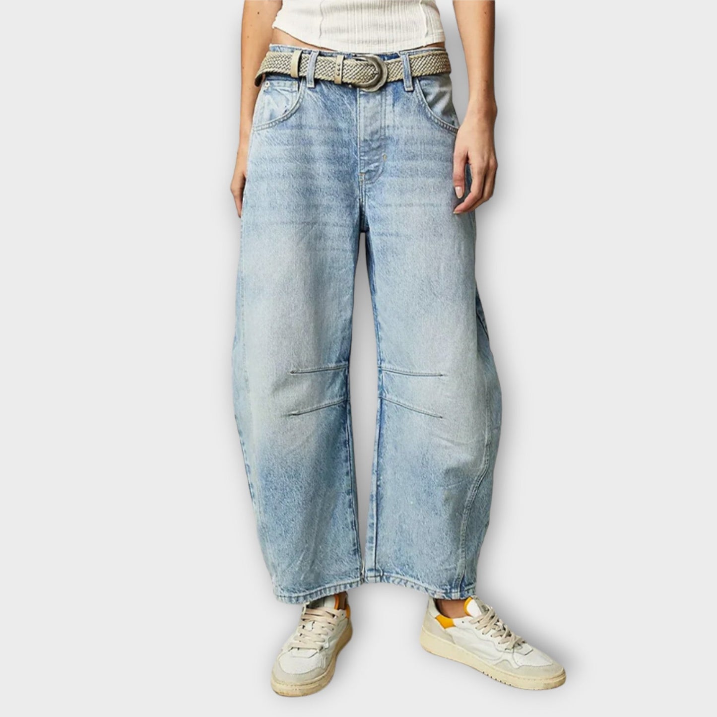 Women's wide-leg jeans