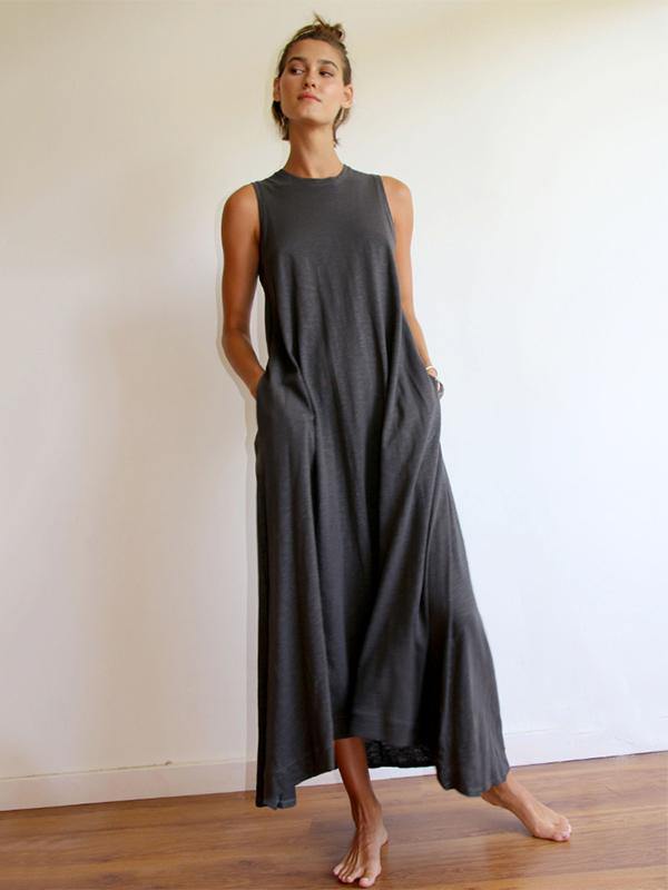 LP | Simple long sleeveless dress with round neckline