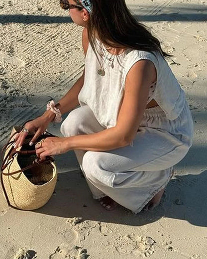 Two-piece set consisting of vest and pants with lacing